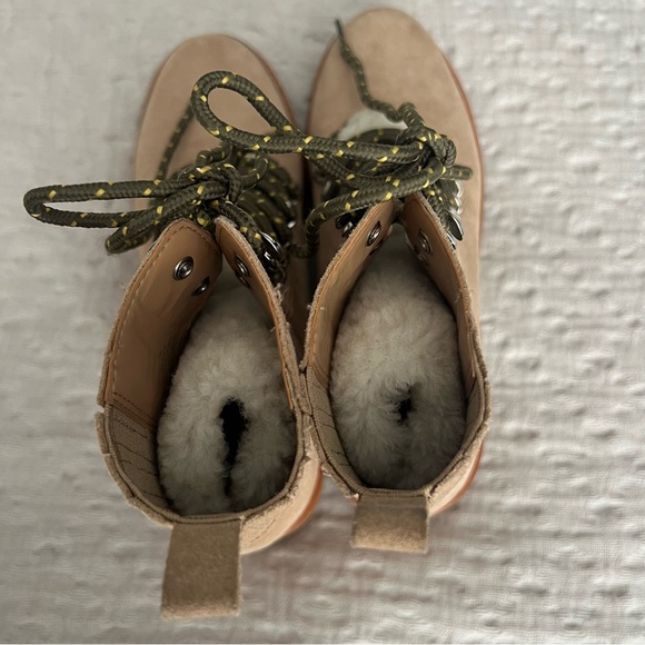 Marc Fisher Mlizzie Lace Up Lug Sole Sherpa Leather boots women’s shoe size 7 - Picture 8 of 9